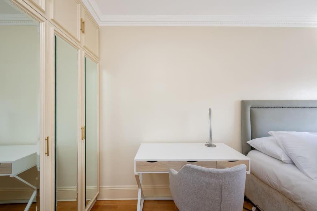 Beautiful 2-bed With Private Elevator - Next To Winter Wonderland Hyde Park & Harrods Apartamento Londres